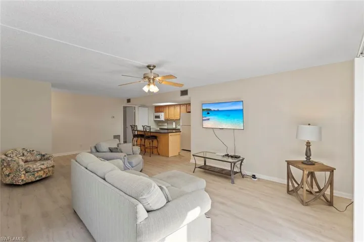 248  Palm  DR, Naples, FL 34112