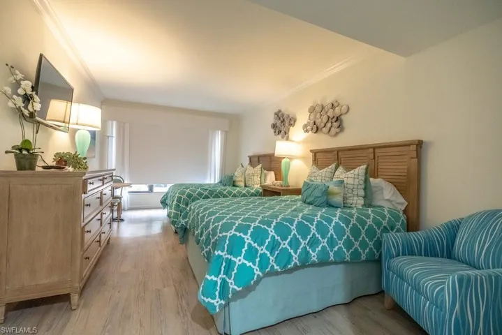4451 Gulf Shore Blvd N # 1005, Naples, Florida 34103