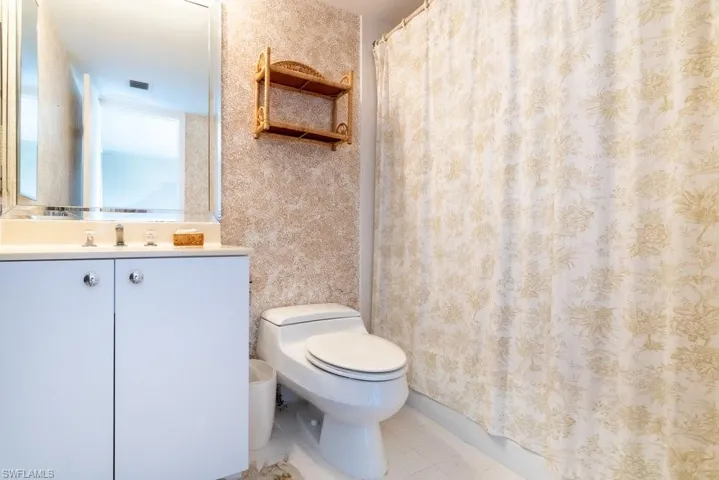 4451 Gulf Shore Blvd N # 1005, Naples, Florida 34103