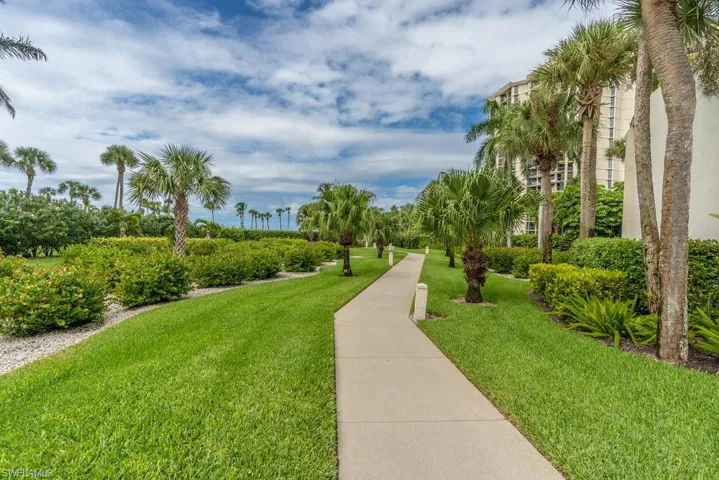 4451 Gulf Shore Blvd N # 1005, Naples, Florida 34103