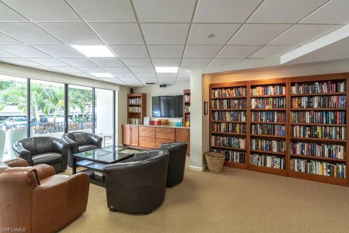 4451 Gulf Shore Blvd N # 1005, Naples, Florida 34103