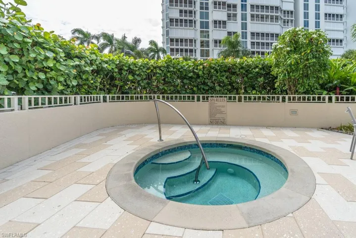 4451 Gulf Shore Blvd N # 1005, Naples, Florida 34103