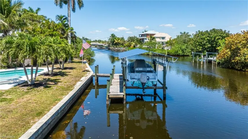 200' of Imperial River frontage