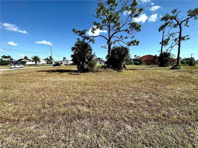 Property West  Side Middle Viewing Eastward