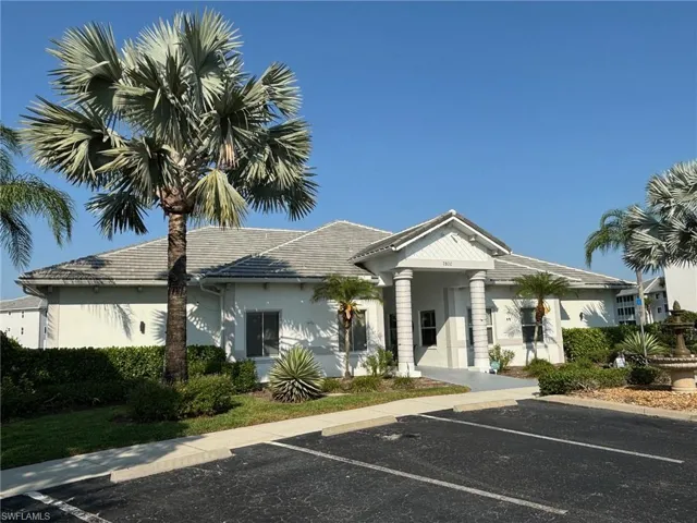 7846  Regal Heron  CIR, Naples, FL 34104