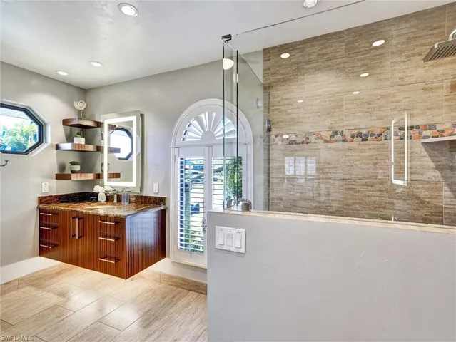 Dual sinks for his & her convenience