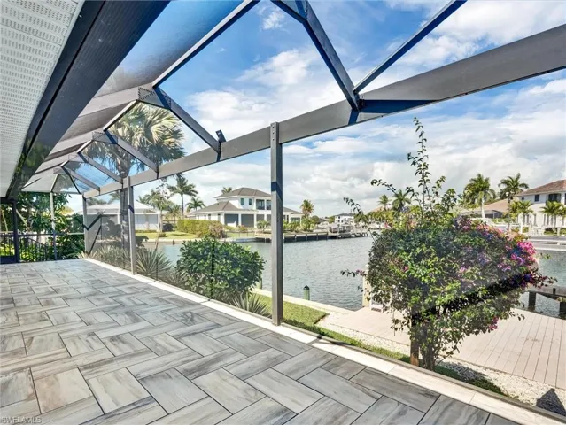 Additional space on your lanai to enjoy the view
