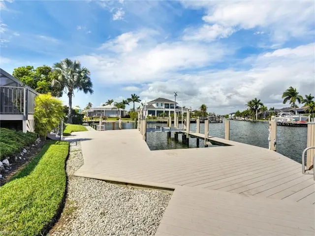 Long view of the huge dock space
