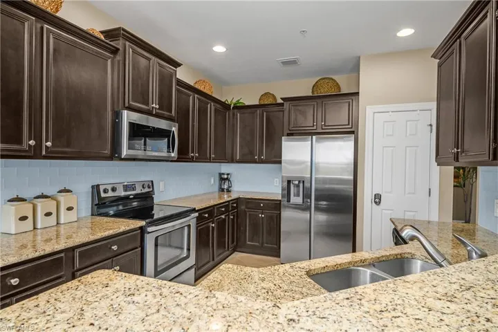 9064 Siesta Bay Dr 5-102, Naples, Florida 34120