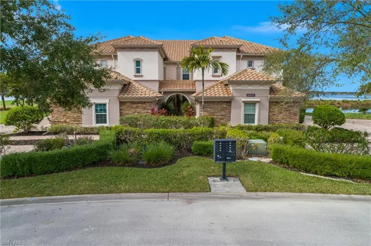 9064 Siesta Bay Dr 5-102, Naples, Florida 34120