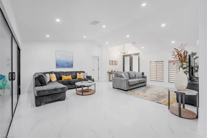 3728 Se 18th Ave, Cape Coral, Florida 33904