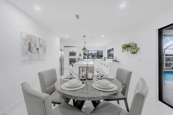 3728 Se 18th Ave, Cape Coral, Florida 33904