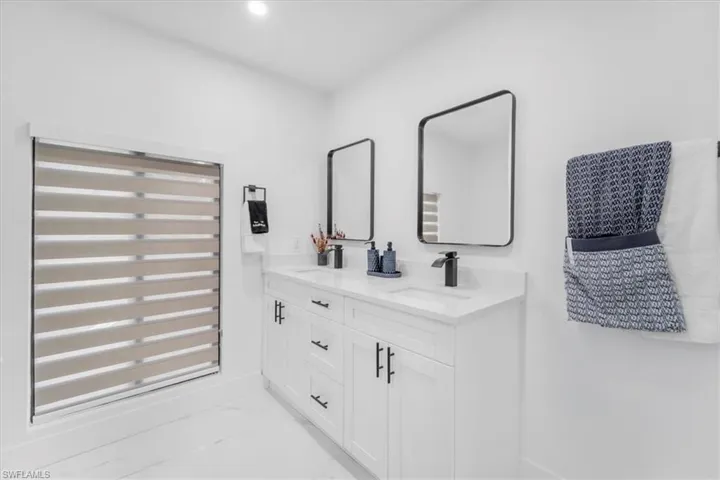 3728 Se 18th Ave, Cape Coral, Florida 33904