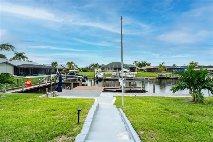 3728 Se 18th Ave, Cape Coral, Florida 33904