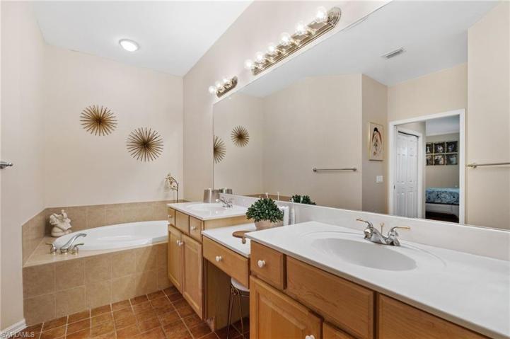 3913  Forest Glen  BLVD, Naples, FL 34114