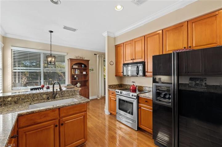 3913  Forest Glen  BLVD, Naples, FL 34114