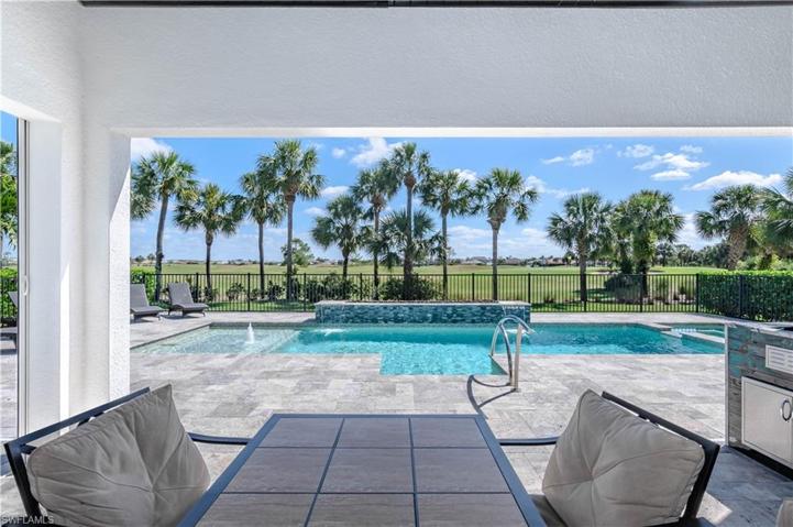 lanai to pool