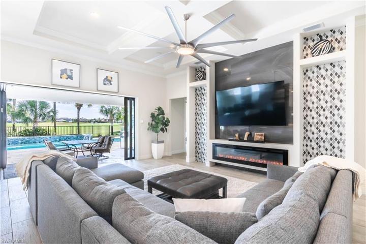 main living to lanai