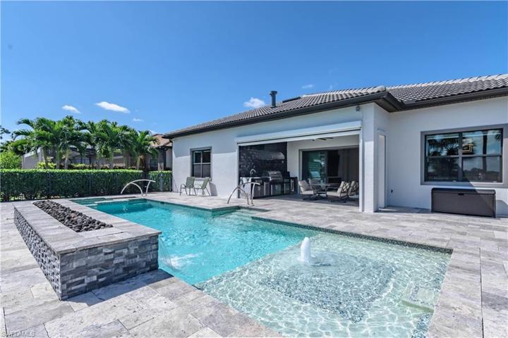 pool to kitchen lanai