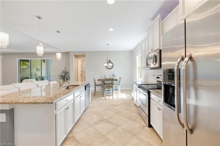 3161  Royal Gardens  AVE, Fort Myers, FL 33916