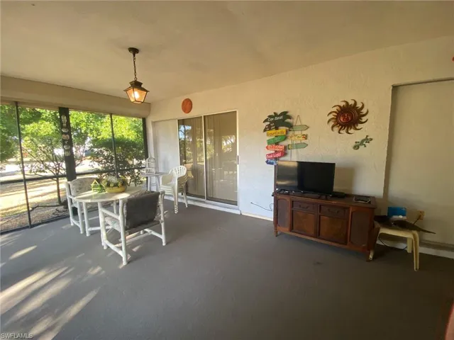 The pocket slider doors allow the Lanai to become another room to enjoy.