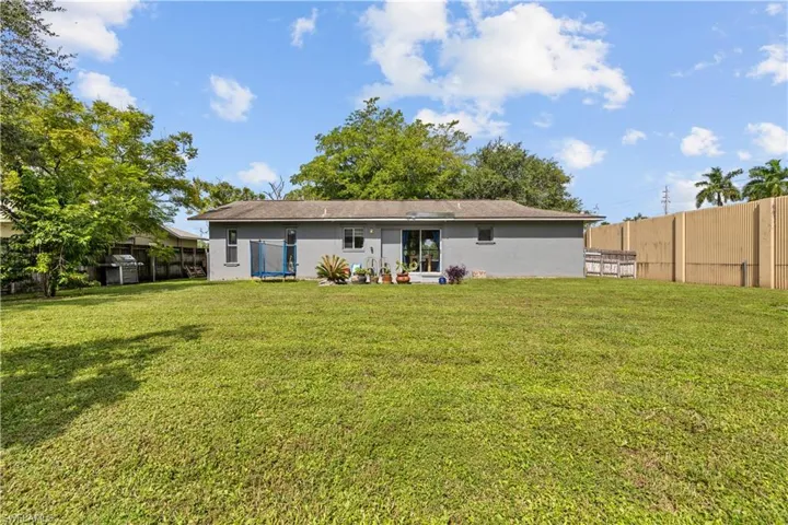 3310  Valencia  DR, Naples, FL 34120