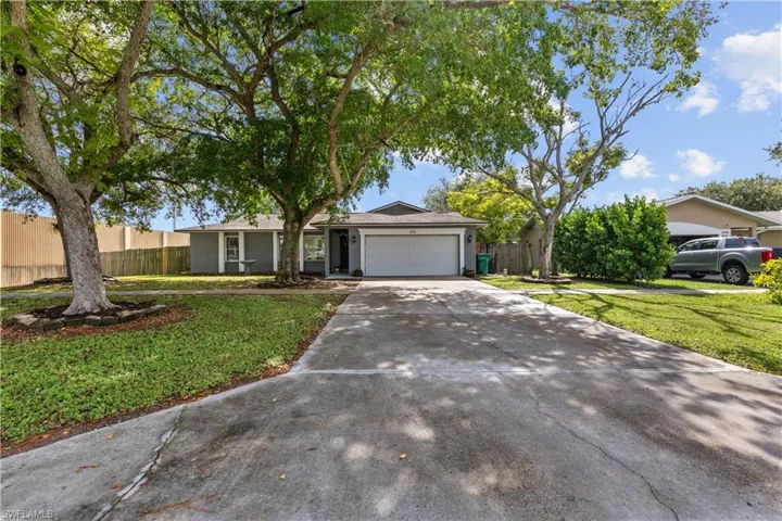 3310  Valencia  DR, Naples, FL 34120