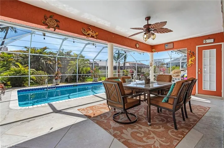 Great lanai area for entertaining!!