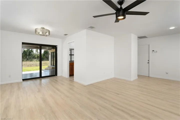 Light and bright space. Can be used in a variety of ways with access to the deck/yard.