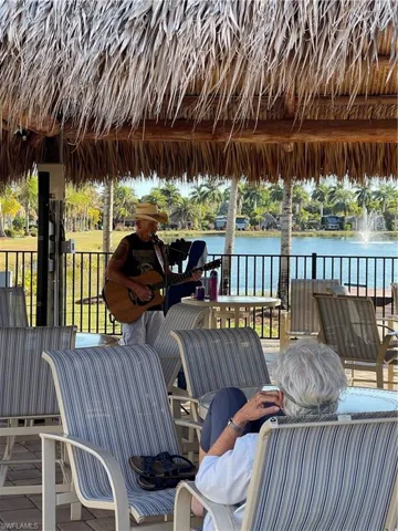Tiki hut/live performance