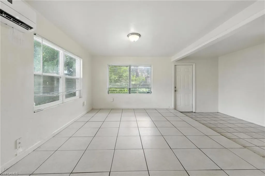 1851 Winkler AVE, Fort Myers, FL 33901,2025000004