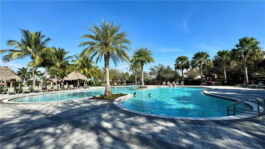 2066 Tamarron Ln, Naples, Florida 34120
