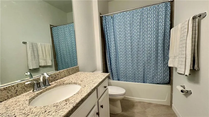 2066 Tamarron Ln, Naples, Florida 34120