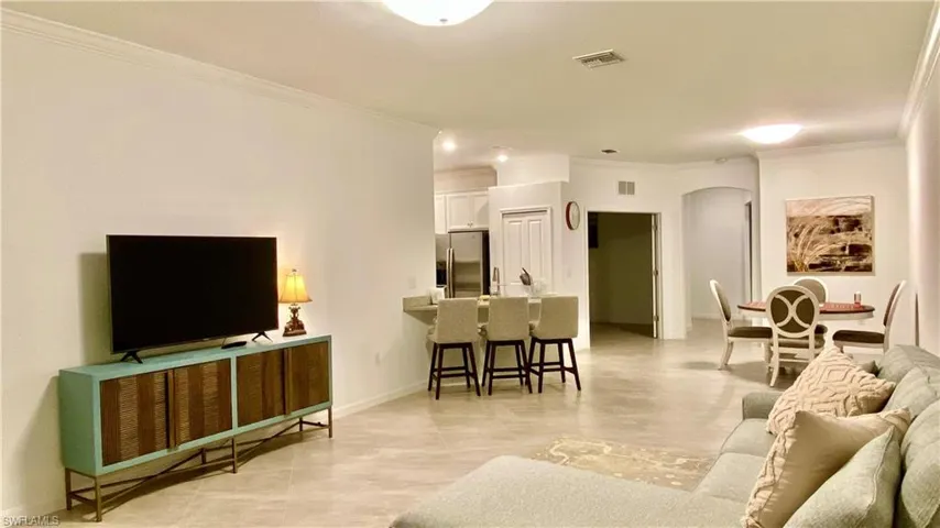 2066 Tamarron Ln, Naples, Florida 34120