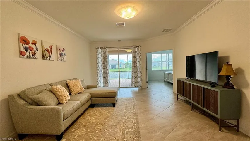2066 Tamarron Ln, Naples, Florida 34120