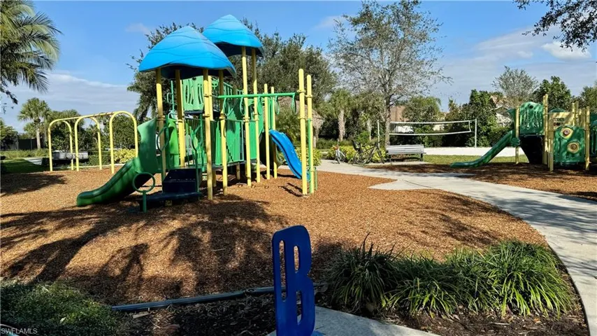2066 Tamarron Ln, Naples, Florida 34120