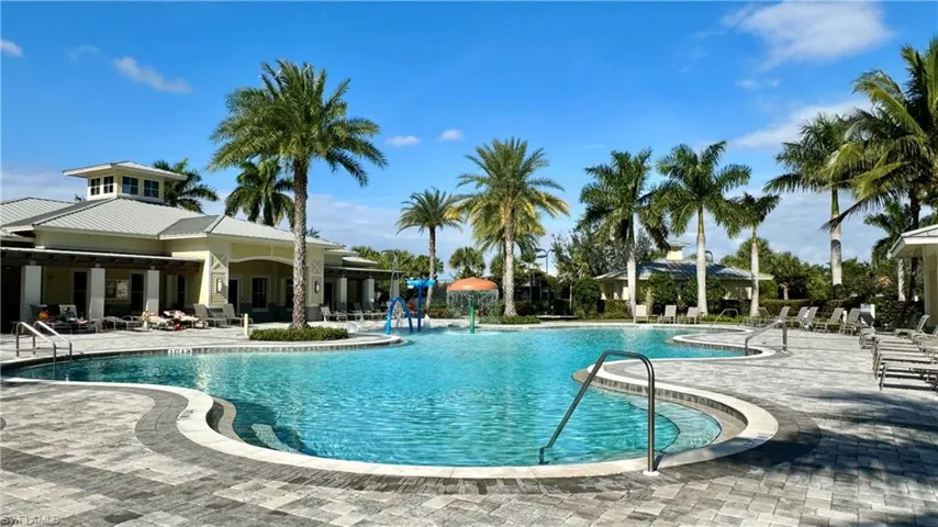 2066 Tamarron Ln, Naples, Florida 34120