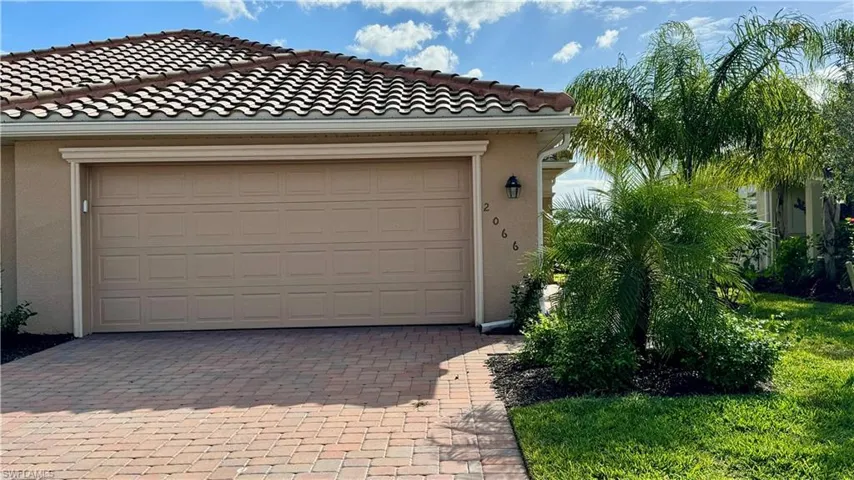 2066 Tamarron Ln, Naples, Florida 34120