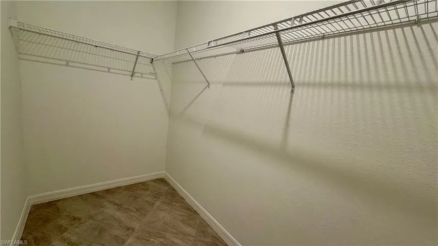2066 Tamarron Ln, Naples, Florida 34120