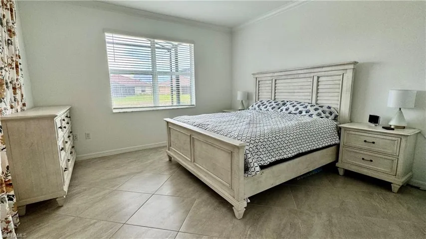 2066 Tamarron Ln, Naples, Florida 34120