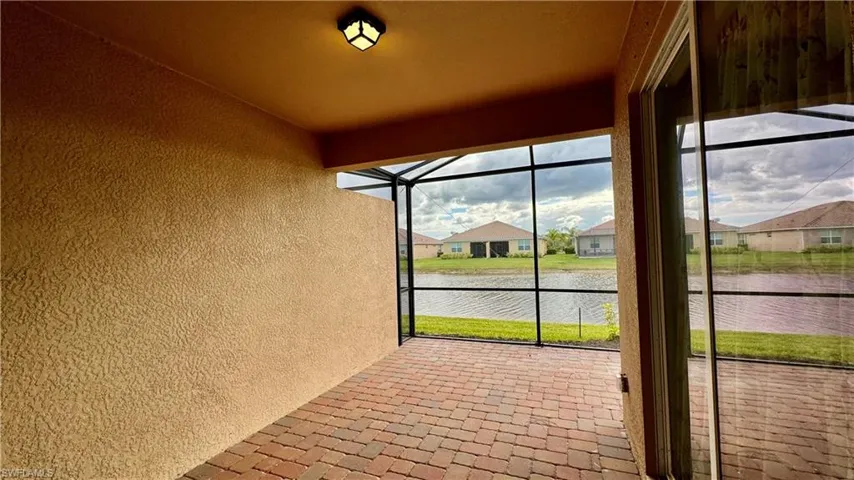 2066 Tamarron Ln, Naples, Florida 34120