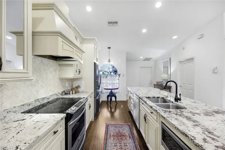 510  Captn Kate  CT, Naples, FL 34110