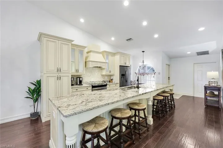 510  Captn Kate  CT, Naples, FL 34110