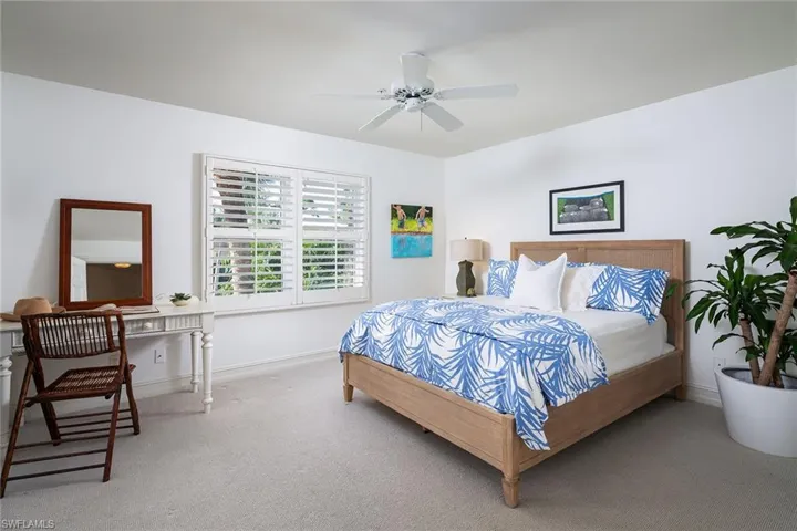 214  4th S AVE, Naples, FL 34102