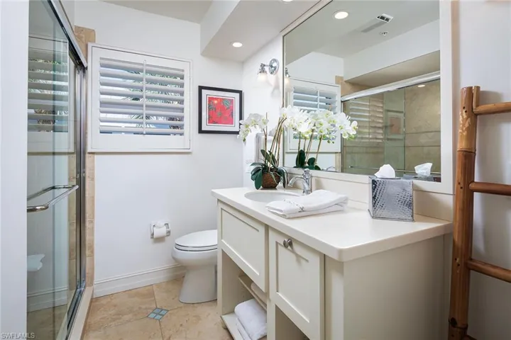 214  4th S AVE, Naples, FL 34102