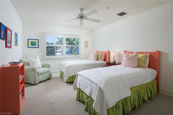 214  4th S AVE, Naples, FL 34102