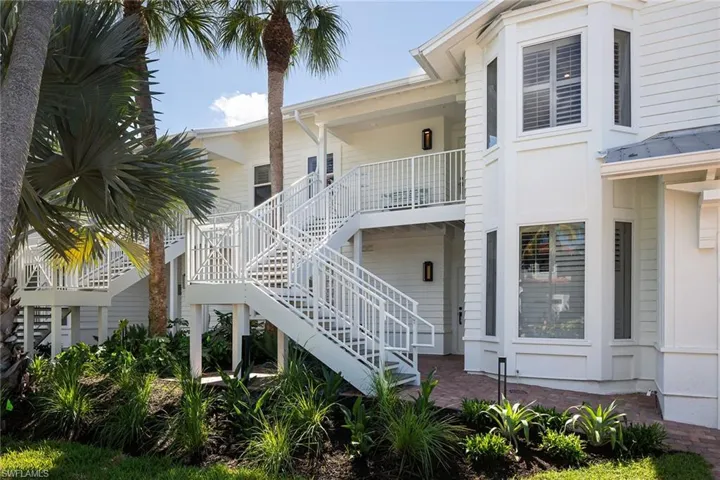 214  4th S AVE, Naples, FL 34102