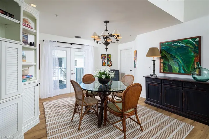 214  4th S AVE, Naples, FL 34102