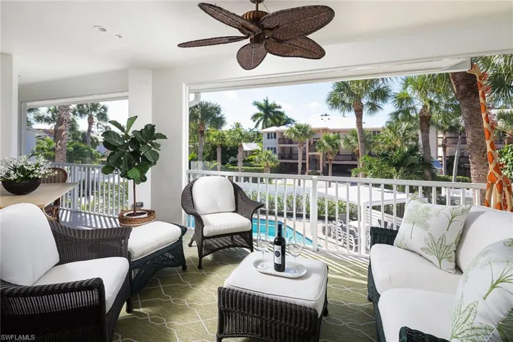 214  4th S AVE, Naples, FL 34102