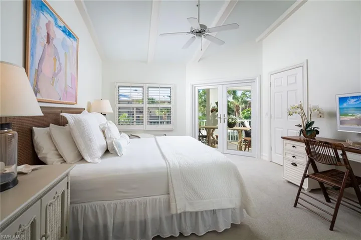 214  4th S AVE, Naples, FL 34102